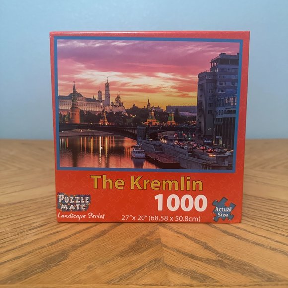 The Kremlin Jigsaw Puzzle 1000 Piece Puzzle 27 x 20 Inches - Picture 5 of 5